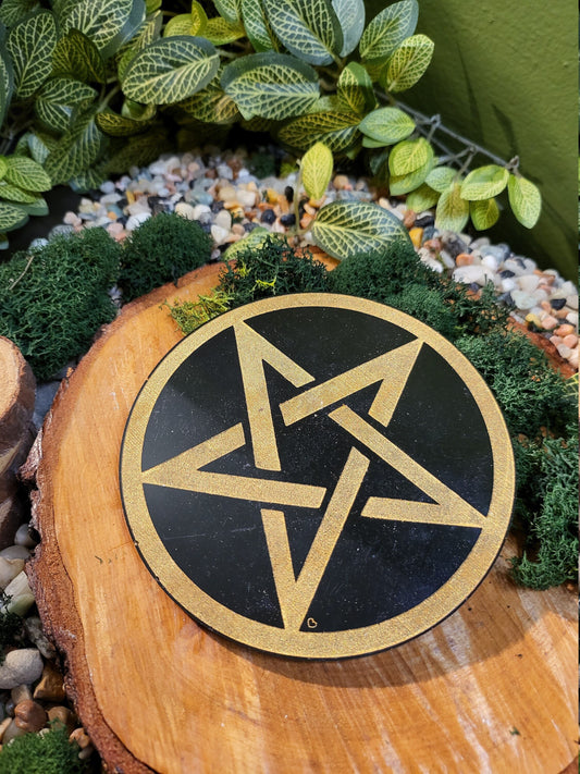 Black with Gold Outline Pentagram Plate