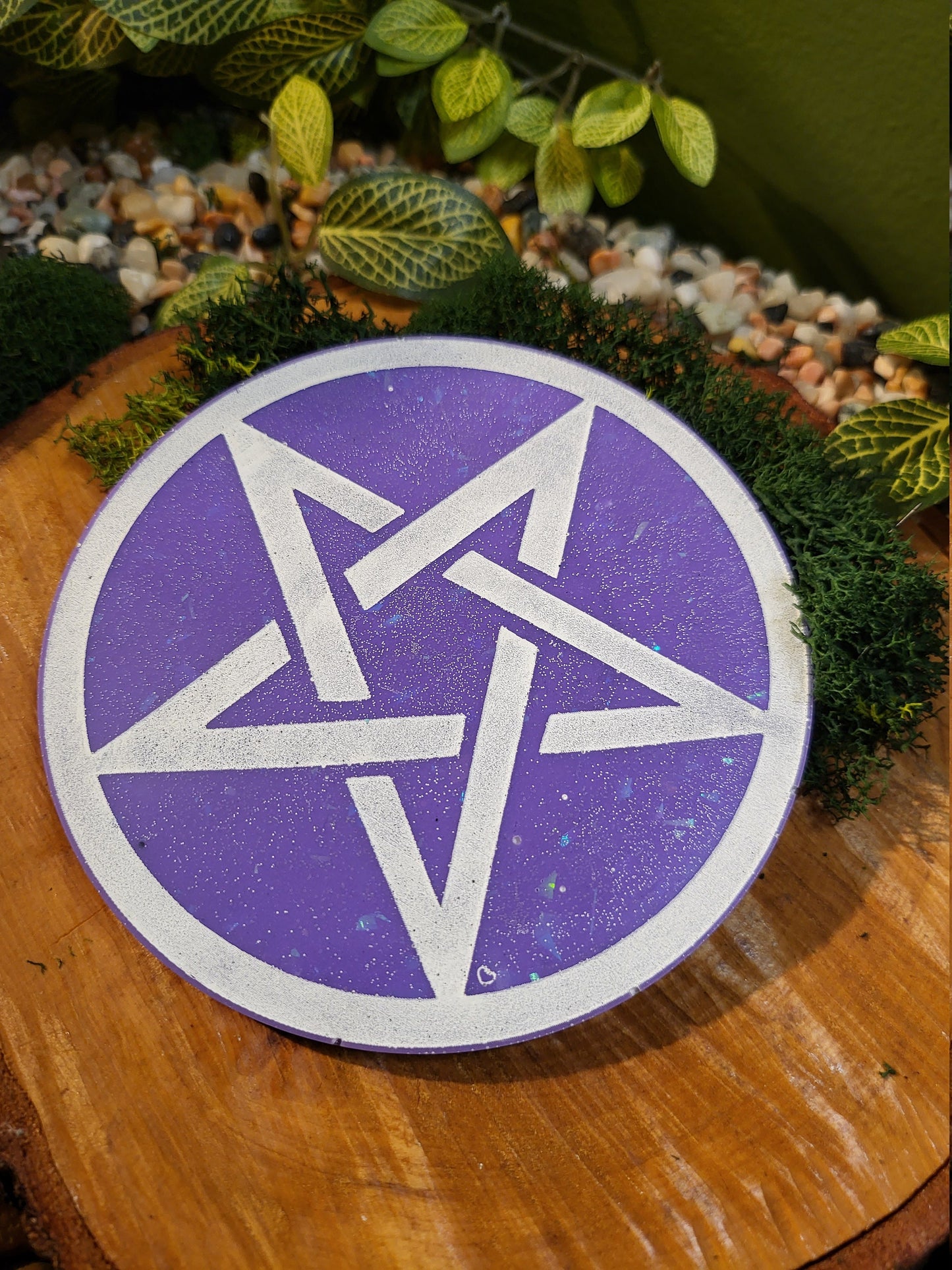 Pastel Purple with White Outline Pentagram Plate