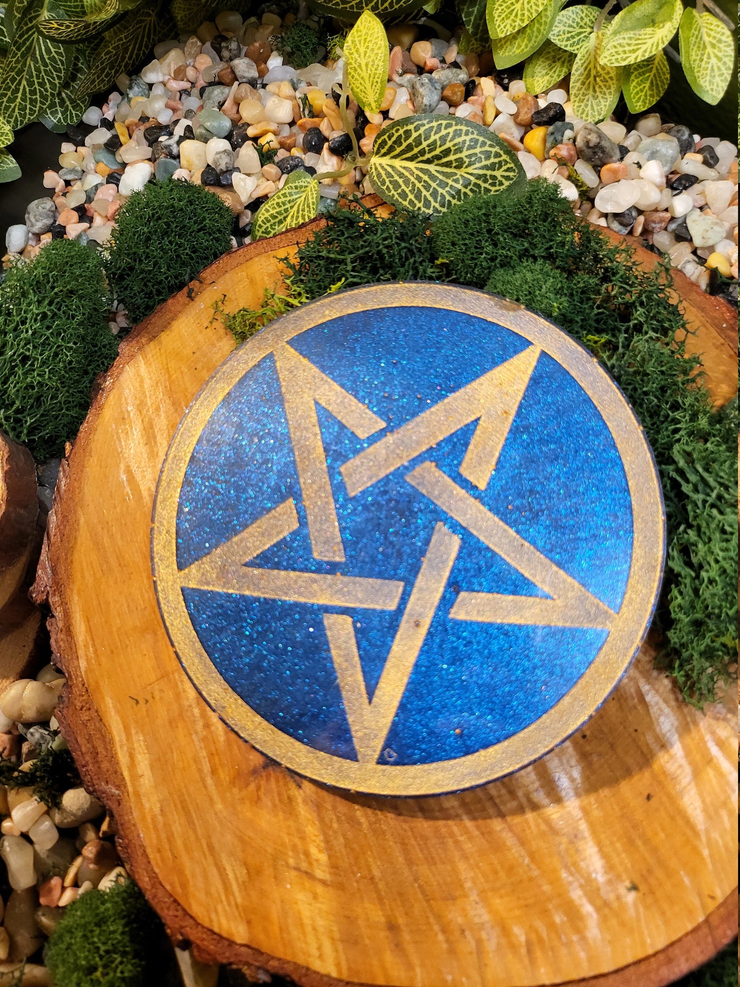 Blue and Gold Outline Pentagram Plate