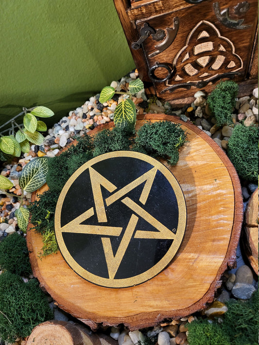 Black with Gold Outline Pentagram Plate