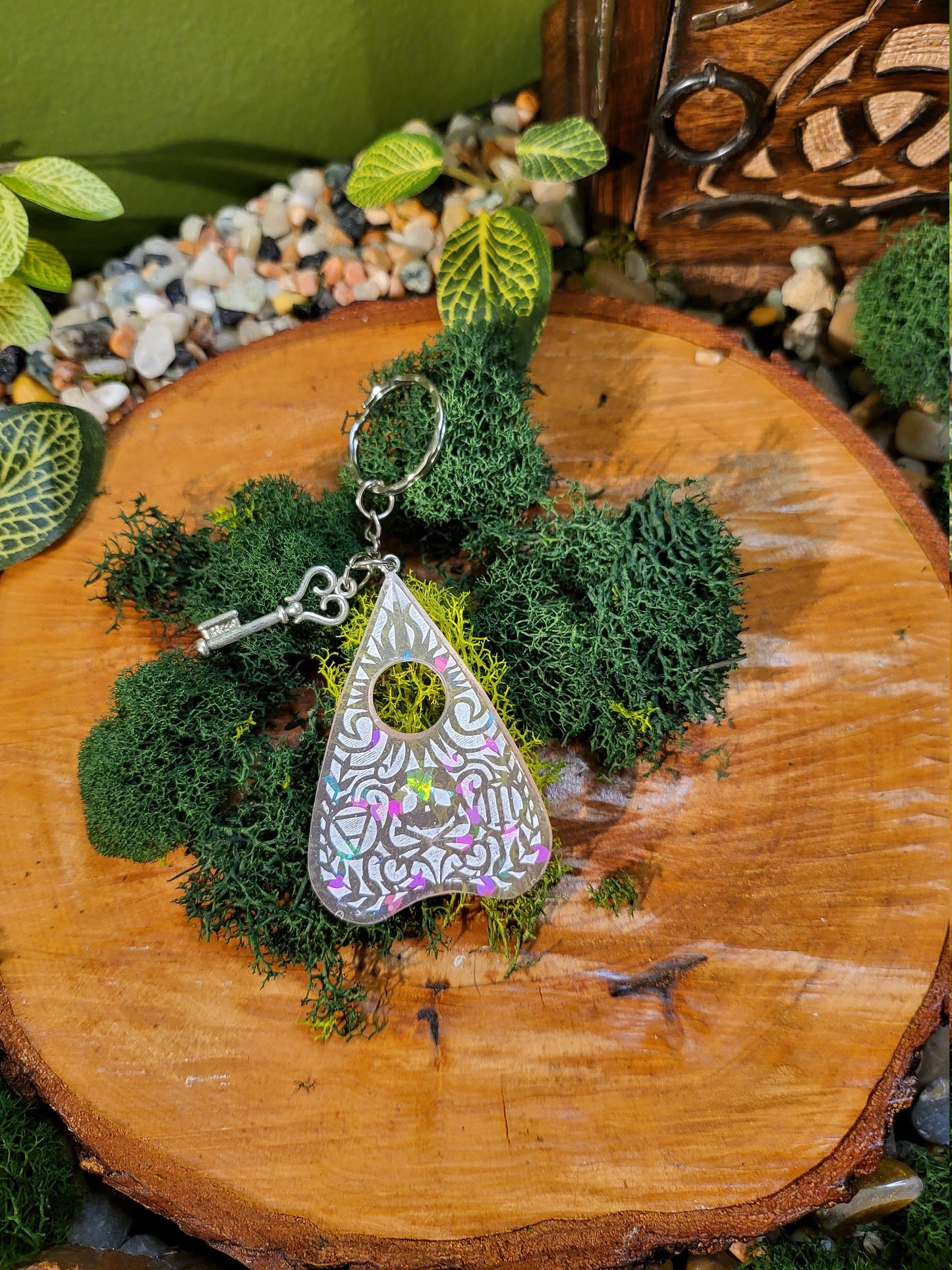 Valentines Special Ouija Planchette - Skull and Crossbones
