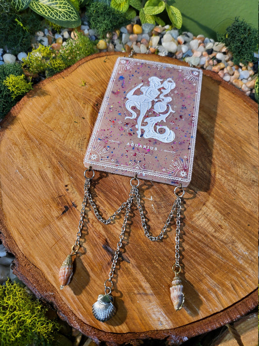 Aquarius White Glitter to Magenta Color Changing Wall Hanging with Shell Charms