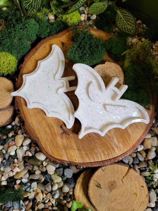 White Heart Glitter Bat Eyelash Compact