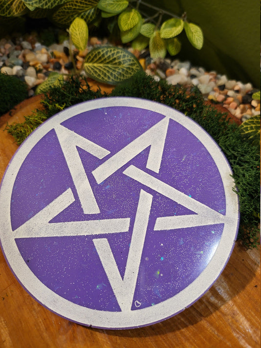 Pastel Purple with White Outline Pentagram Plate