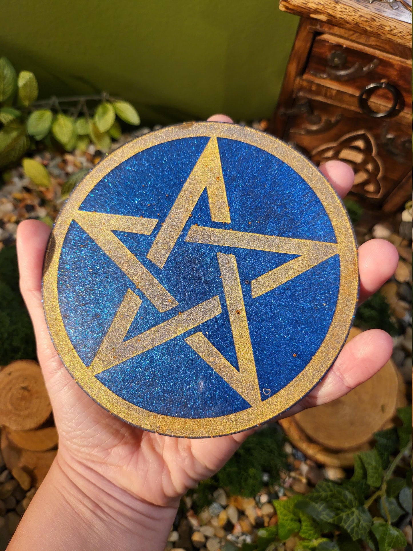 Blue and Gold Outline Pentagram Plate