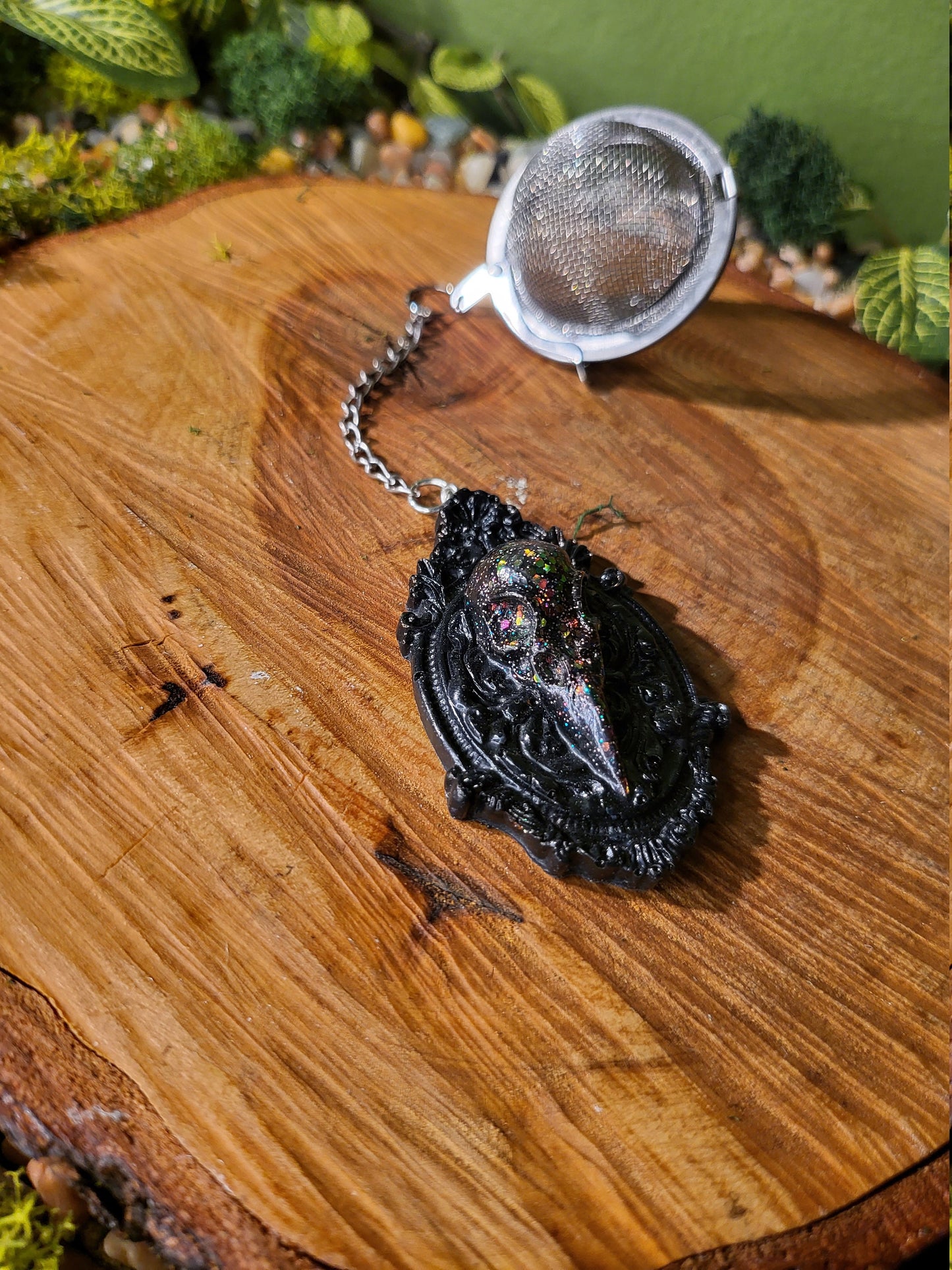 Black and Clear Glitter Filled Raven Skull Silhouette Loose Leaf Tea Ball, Tea Infuser